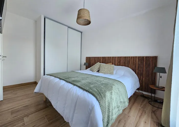 Hébergement de vacances Neuve 6 Pers., Animaux Sur Demande, Proche Et Forêt - Fr-1-476-255 *